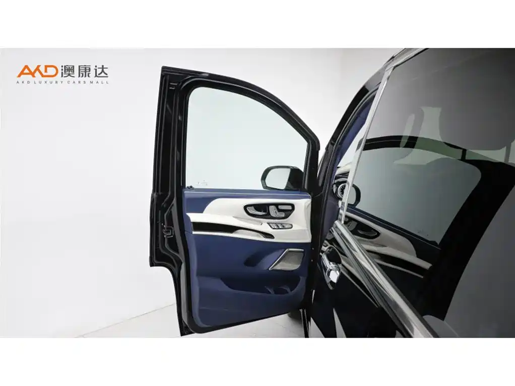 Mercedes-Benz Vito 2023 — фото 11