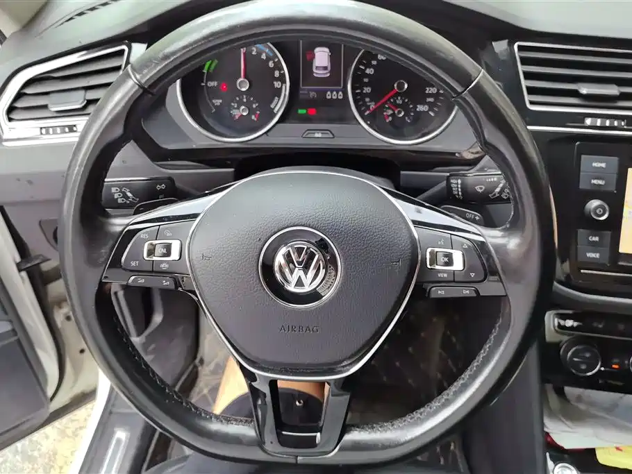 Volkswagen Tiguan L PHEV 2019 — фото 15