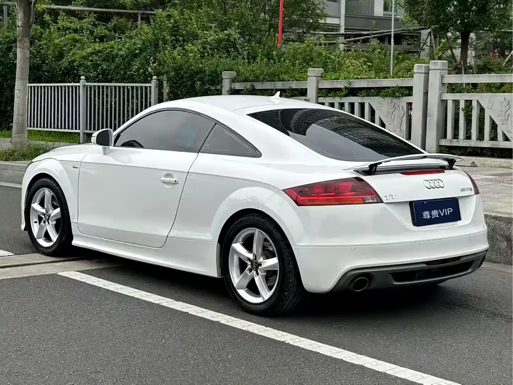 Audi TT 2012 — фото 7