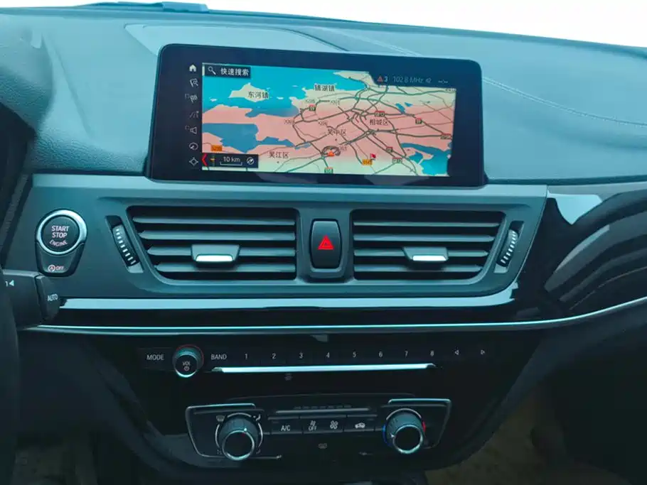 BMW 1 Series 2019 — фото 13
