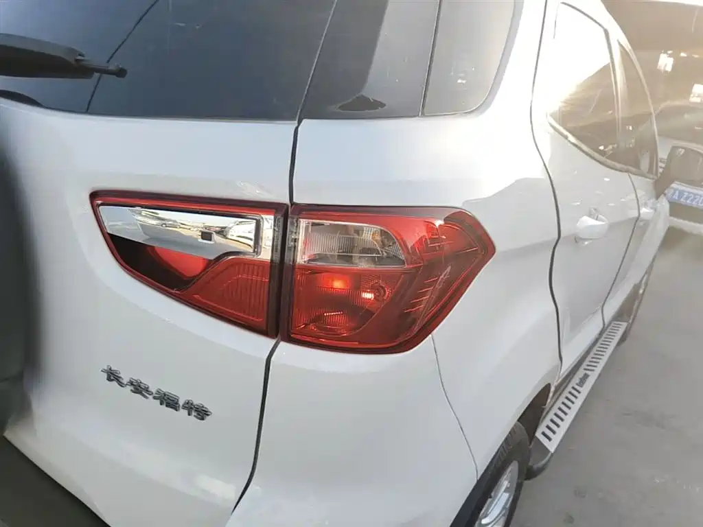 Ford Ecosport 2018 — фото 8