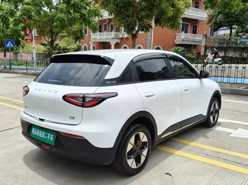 Geely Galaxy Starwish 2025 — фото 12