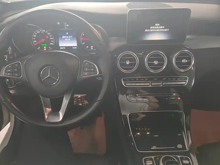 Mercedes-Benz GLC 2016 — фото 12