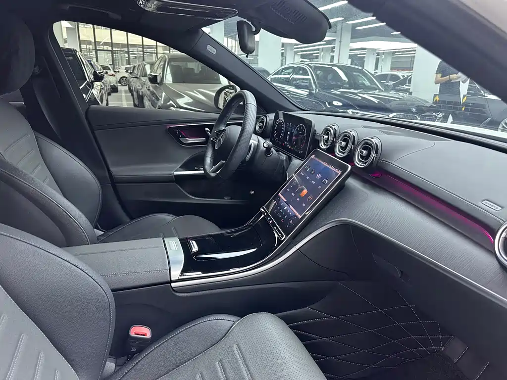 Mercedes-Benz C-Class 2023 — фото 11