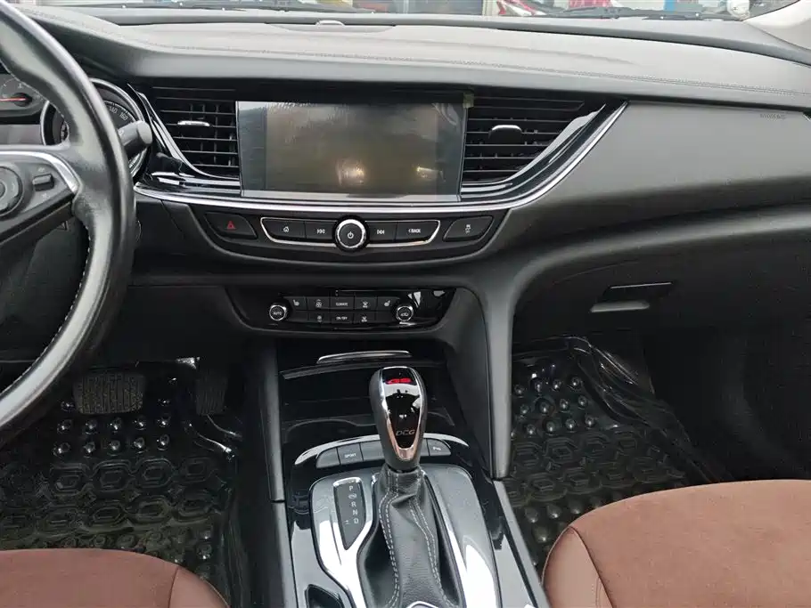 Buick Regal 2018 — фото 13