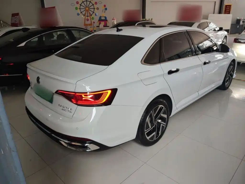 Volkswagen Sagitar 2022
