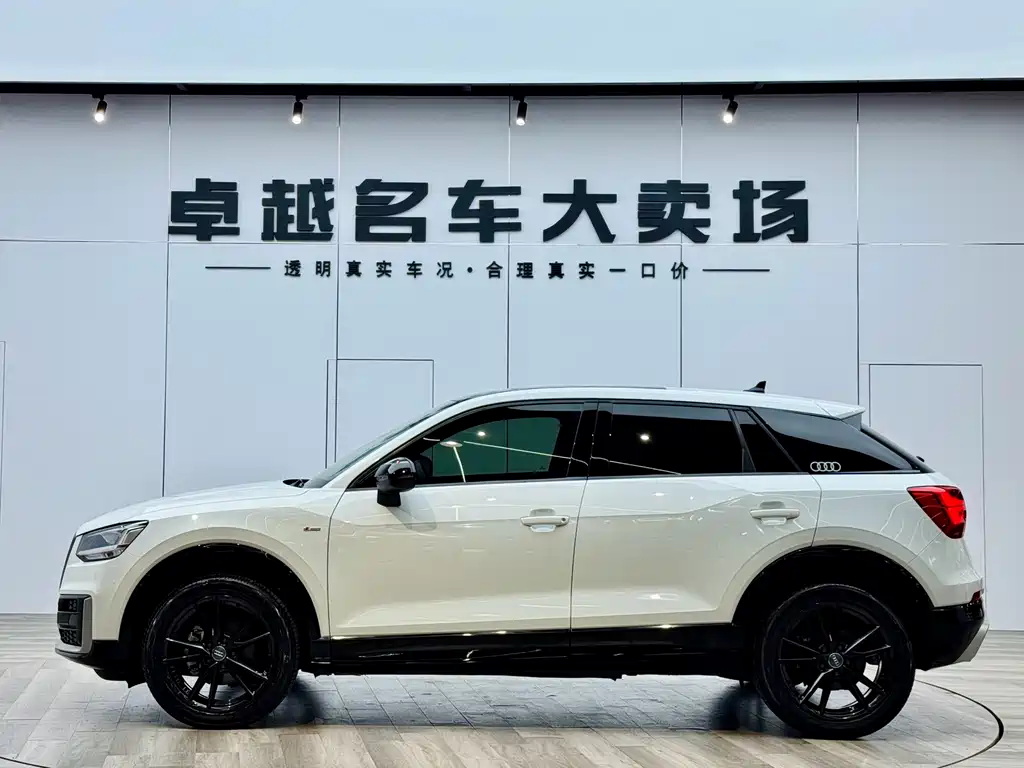 Audi Q2L 2019