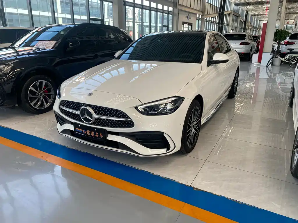 Mercedes-Benz C-Class 2025 — фото 1