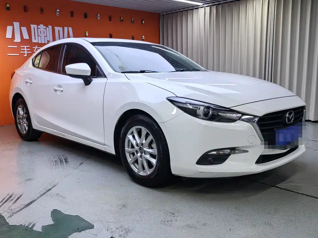 Mazda 3 Axela 2018 — фото 3