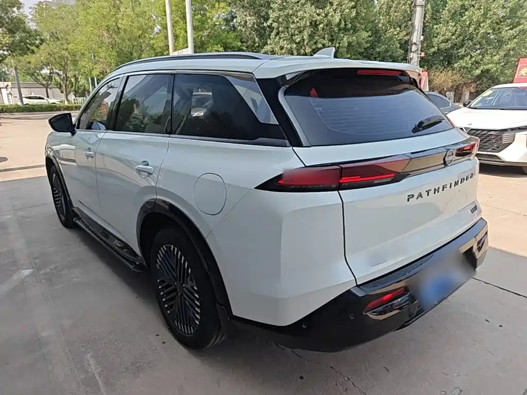 Nissan Teramont 2024