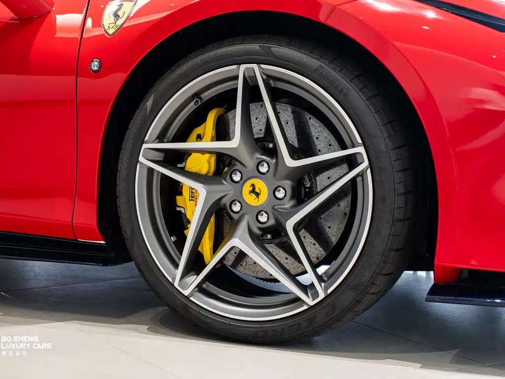 Ferrari F8 2022 — фото 20