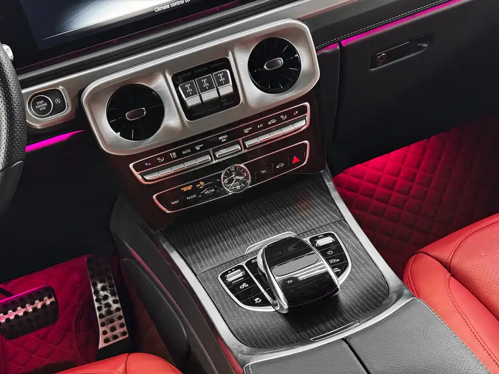 Mercedes-Benz G-Class 2023 — фото 10