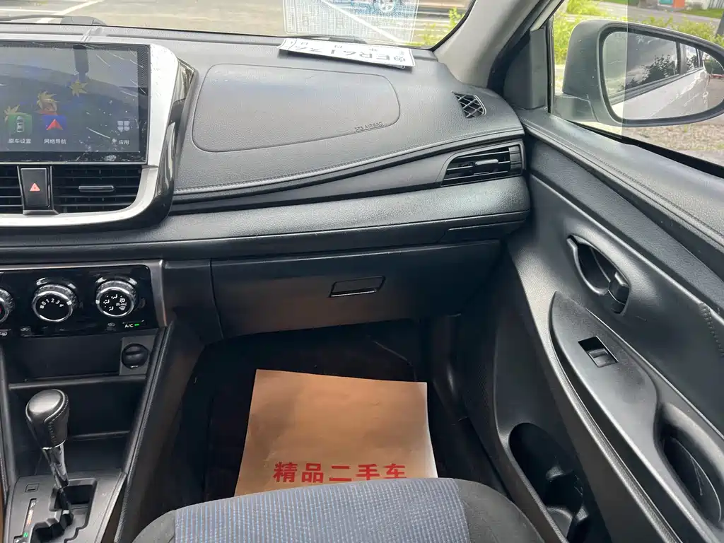 Toyota Yaris L 2017 — фото 16