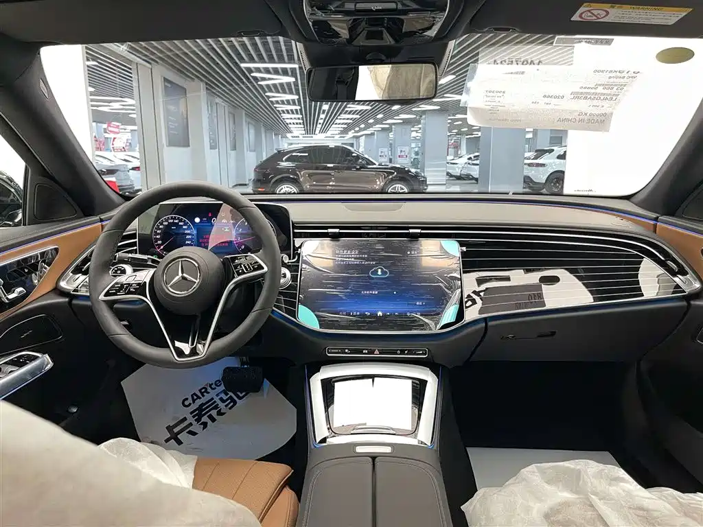 Mercedes-Benz E-Class 2025 — фото 11