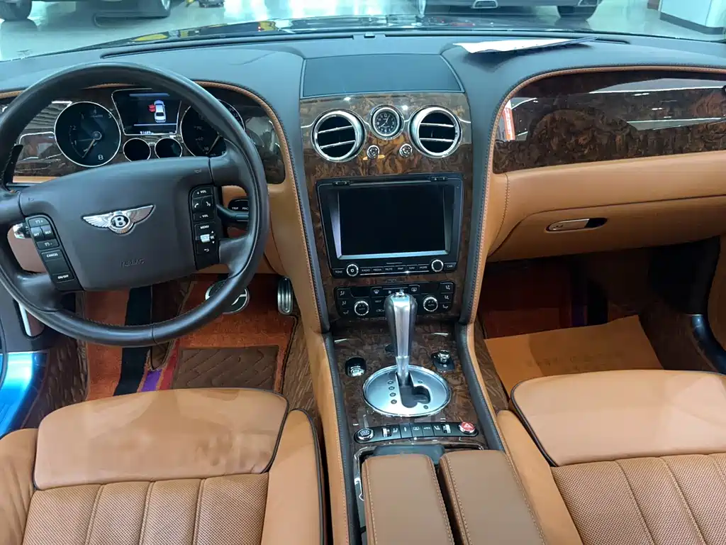 Bentley Flying Spur 2012 — фото 16