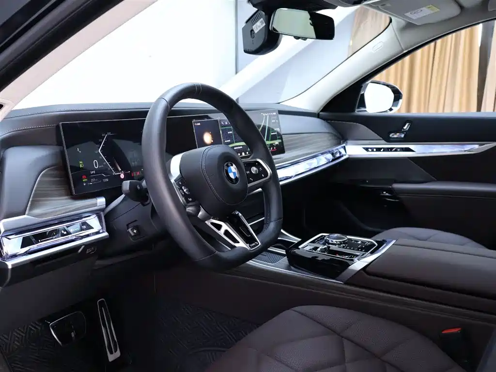 BMW 7 Series 2025 — фото 11