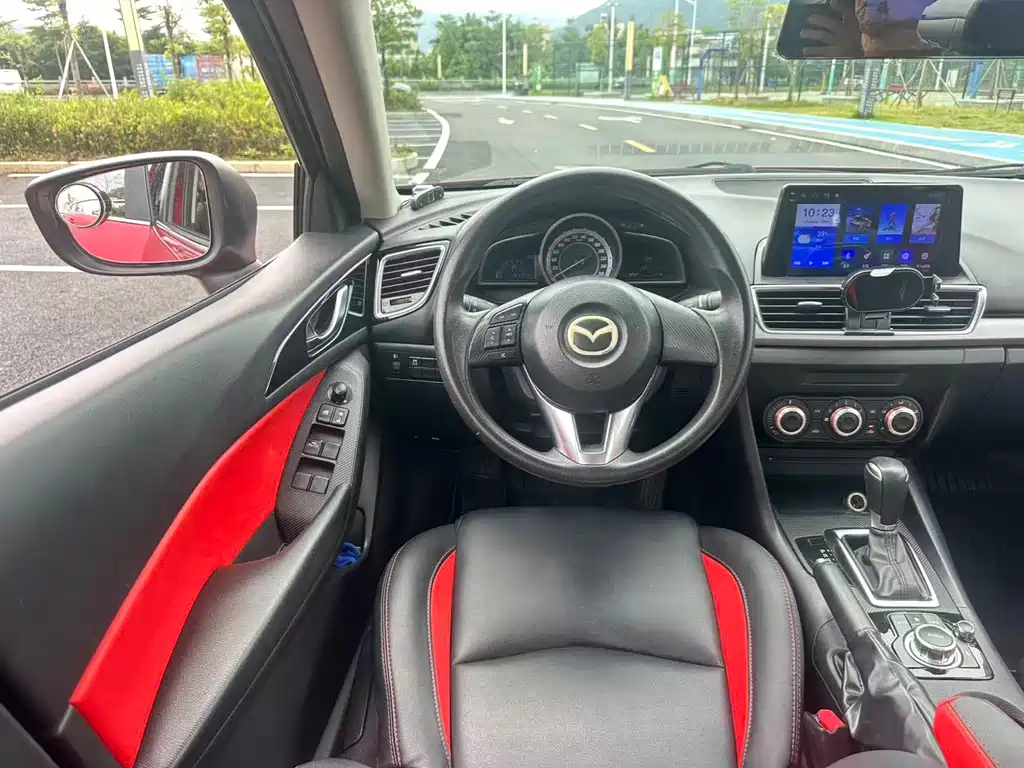 Mazda 3 Axela 2016 — фото 16