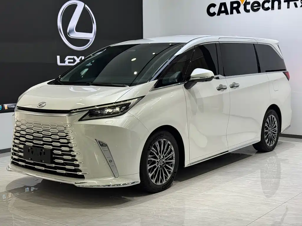 Lexus LM 2026 — фото 1