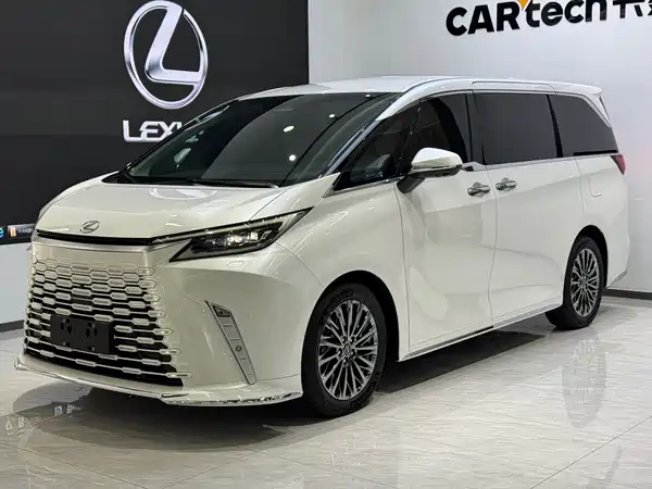 Lexus LM 2026
