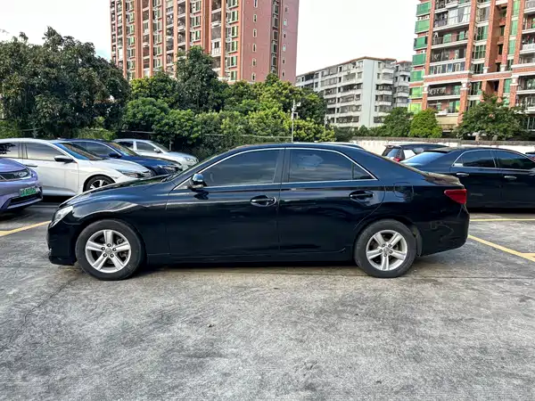 Toyota Reiz 2010
