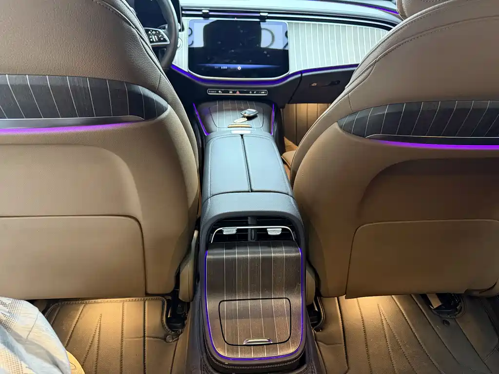 Mercedes-Benz E-Class 2025 — фото 9