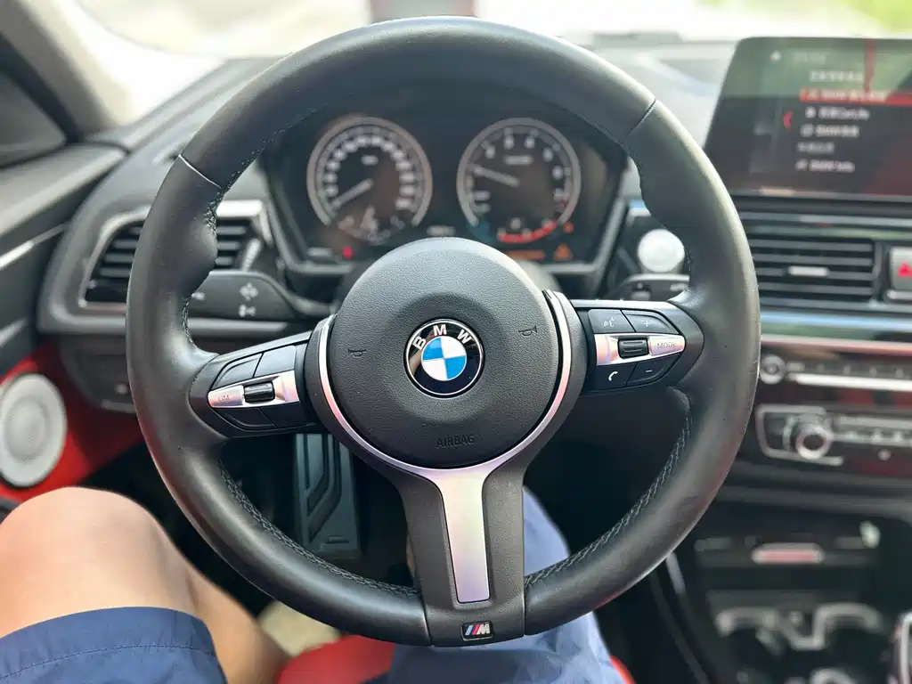 BMW 1 Series 2021 — фото 11