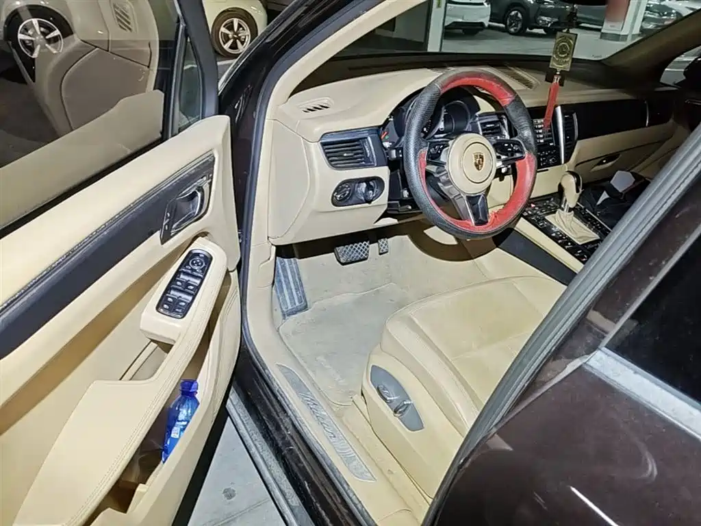Porsche Macan 2015 — фото 16