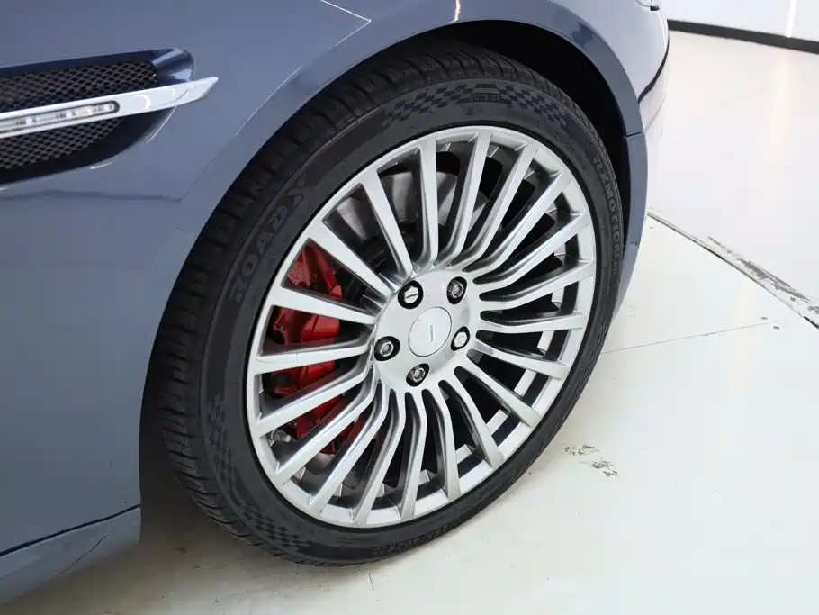 Aston Martin Rapide 2013 — фото 11