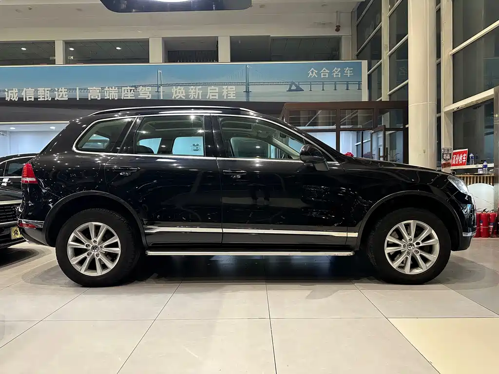 Volkswagen Touareg 2017 — фото 4