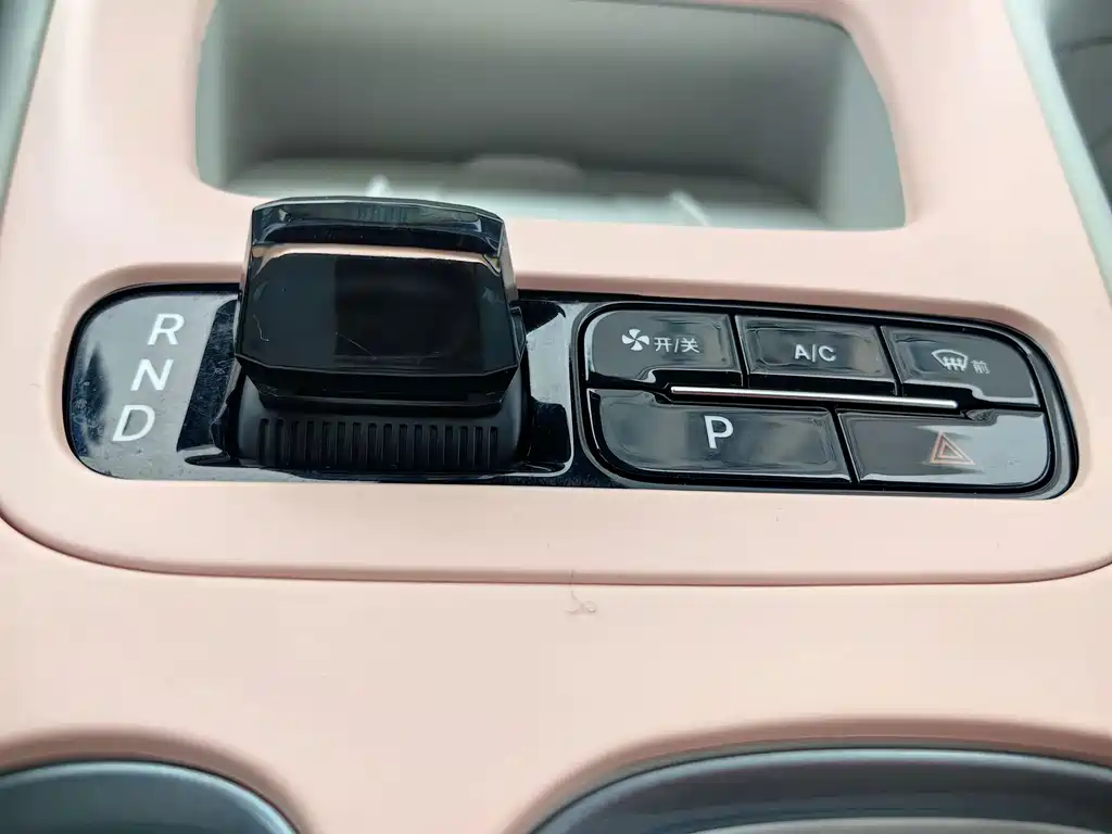 Geely Galaxy Starwish 2024 — фото 16