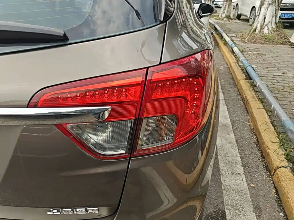 Buick Envision Plus 2015 — фото 8