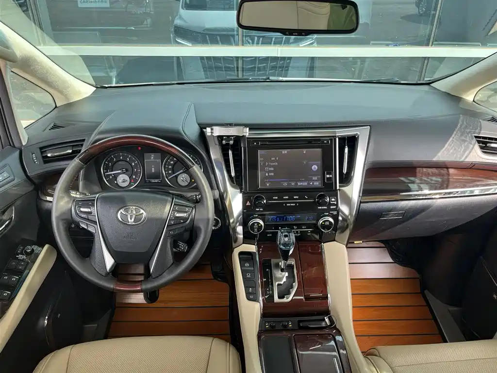 Toyota Alphard 2016 — фото 10