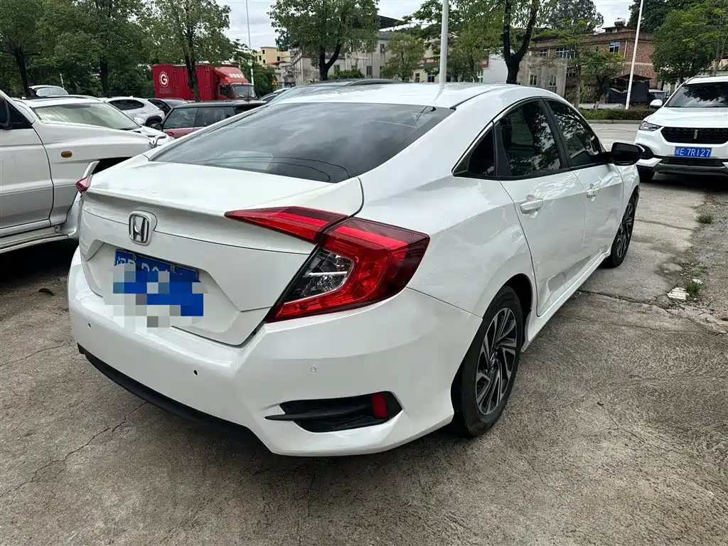 Honda Civic 2018 — фото 4