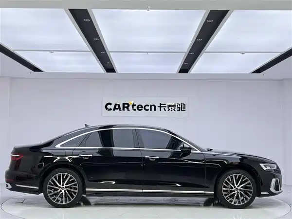 Audi A8 2024