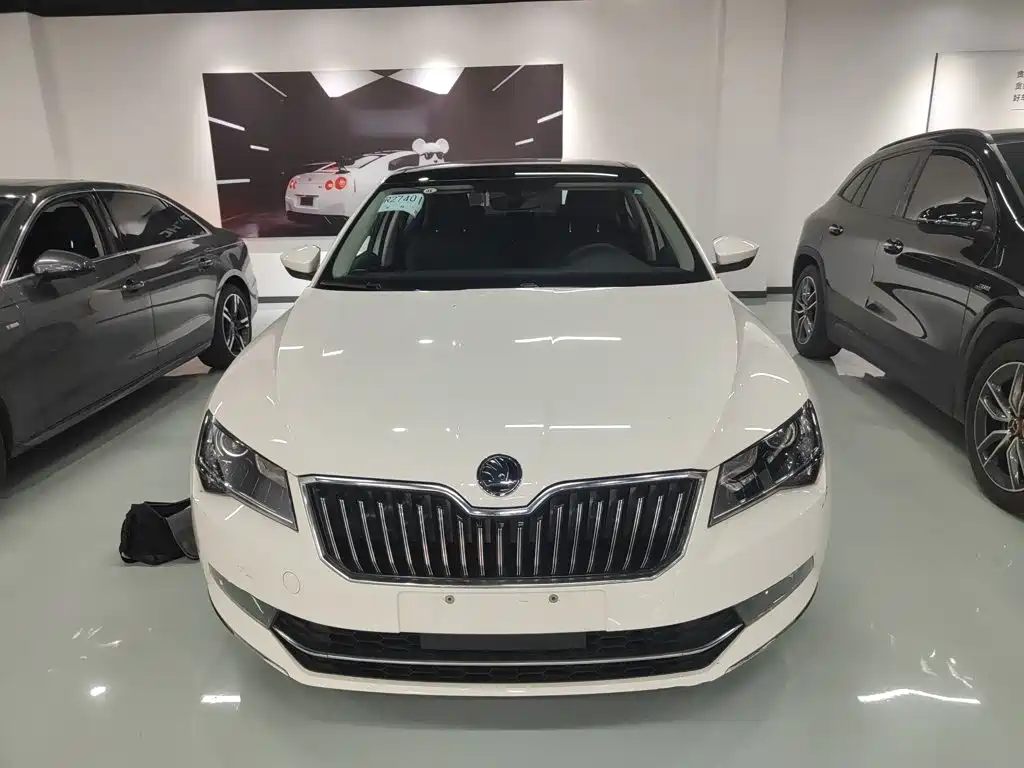 Skoda Superb 2018 — фото 3