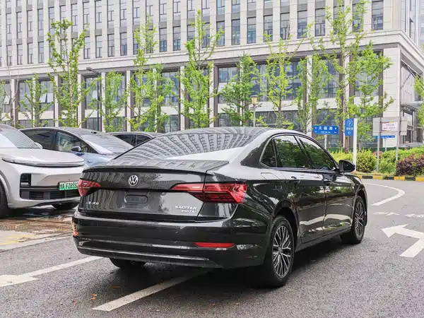 Volkswagen Sagitar 2020