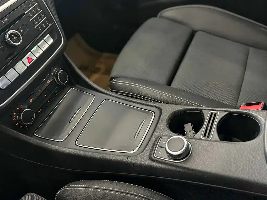 Mercedes-Benz A-Class 2018 — фото 23