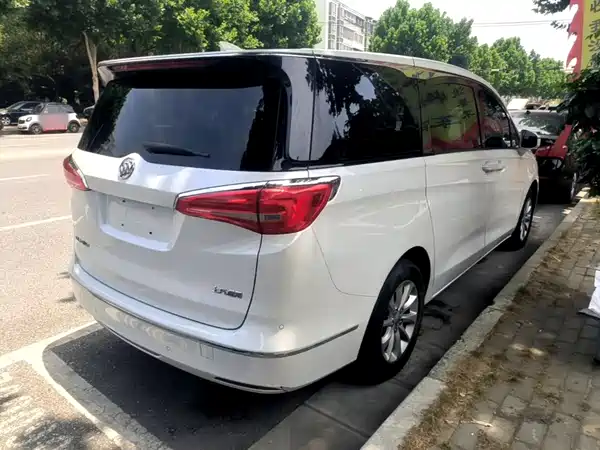 Buick GL8 2017