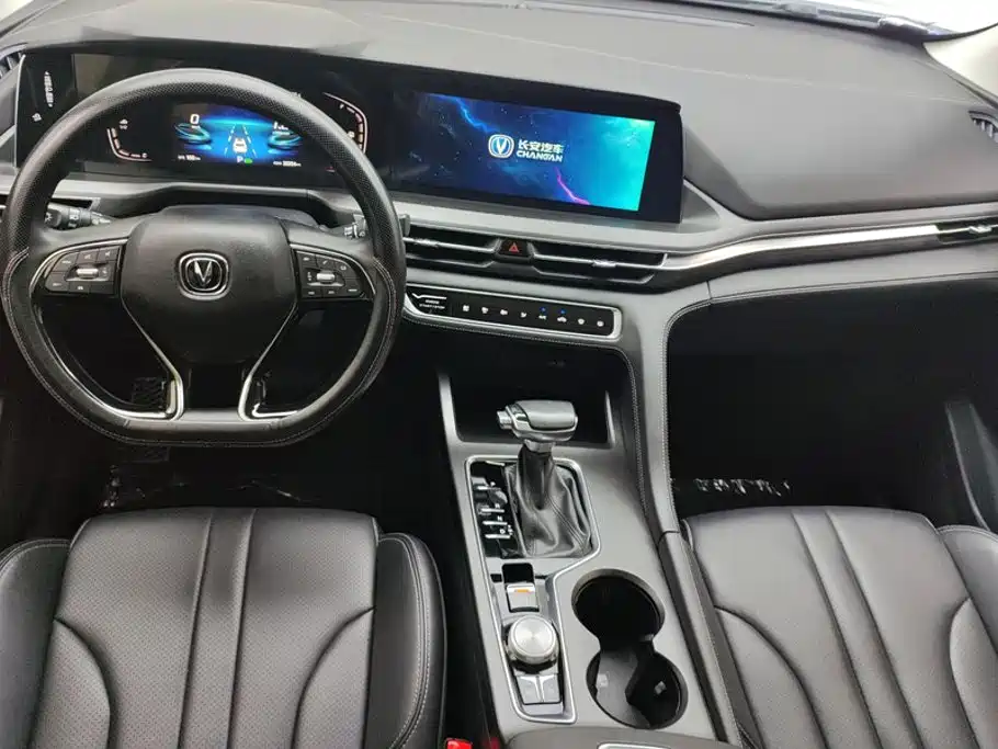 Changan CS75PLUS 2020 — фото 12