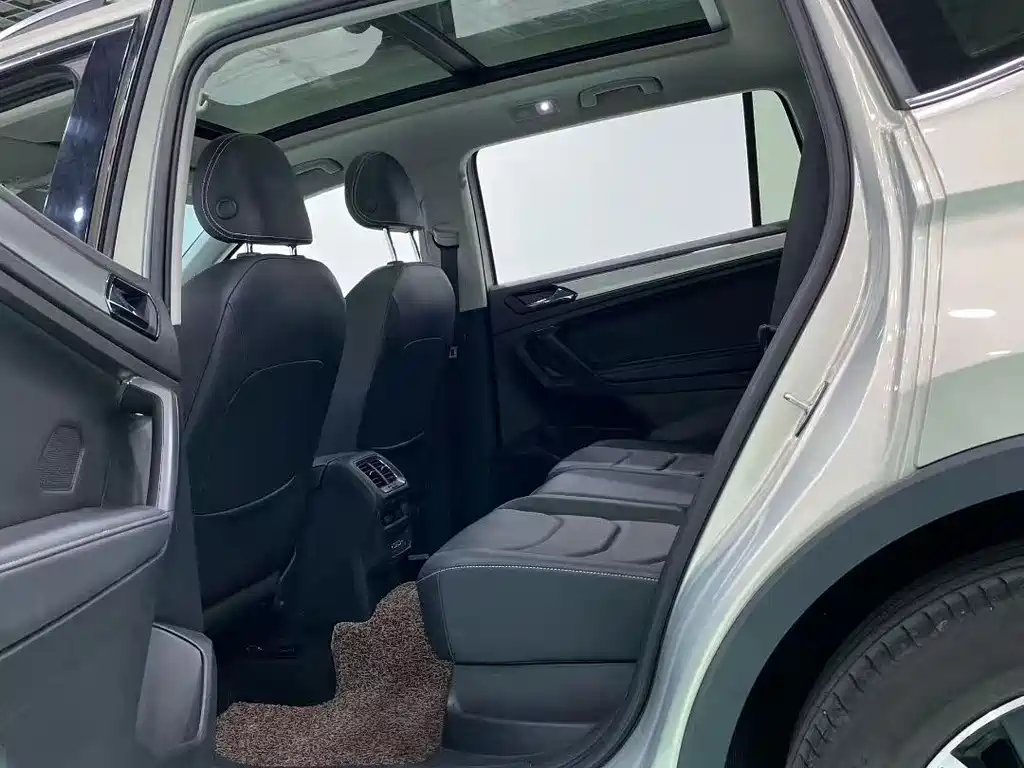 Volkswagen Tiguan L 2020