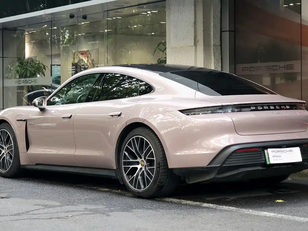 Porsche Taycan 2023