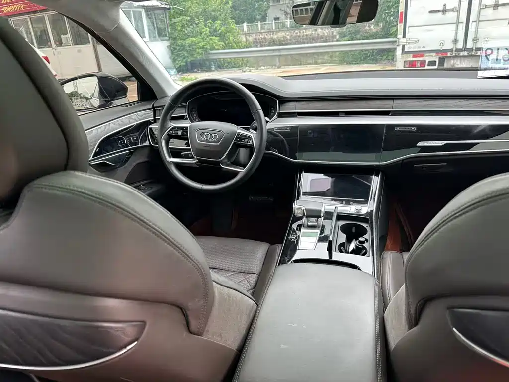 Audi A8 2022