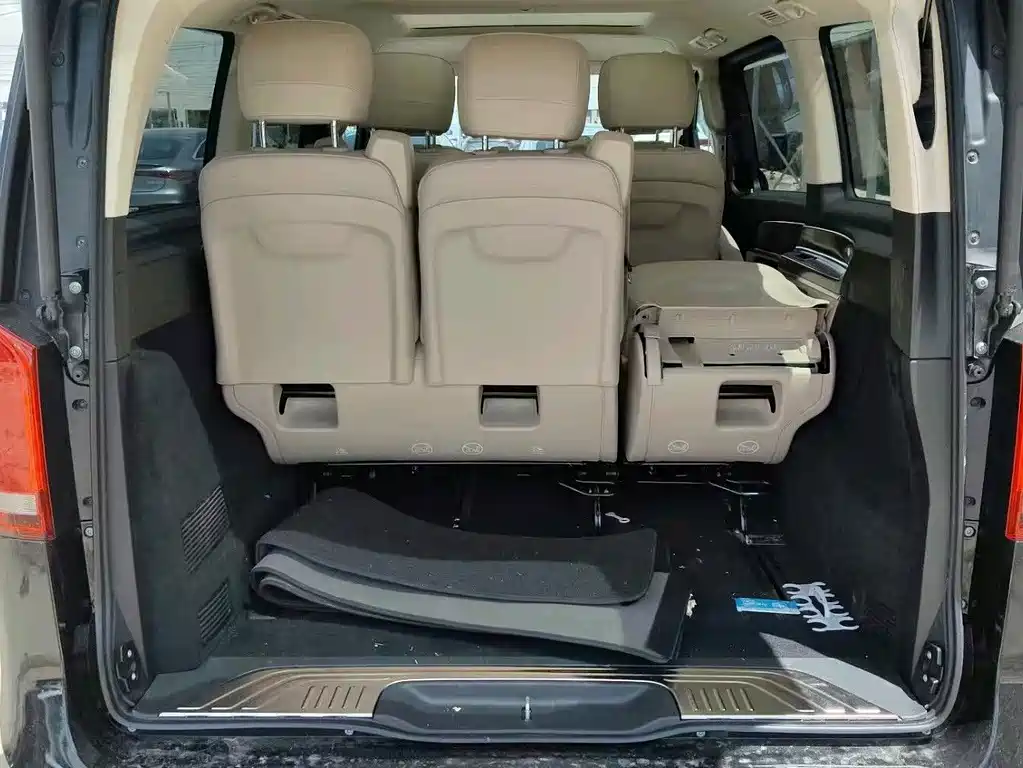 Mercedes-Benz V-Class 2024