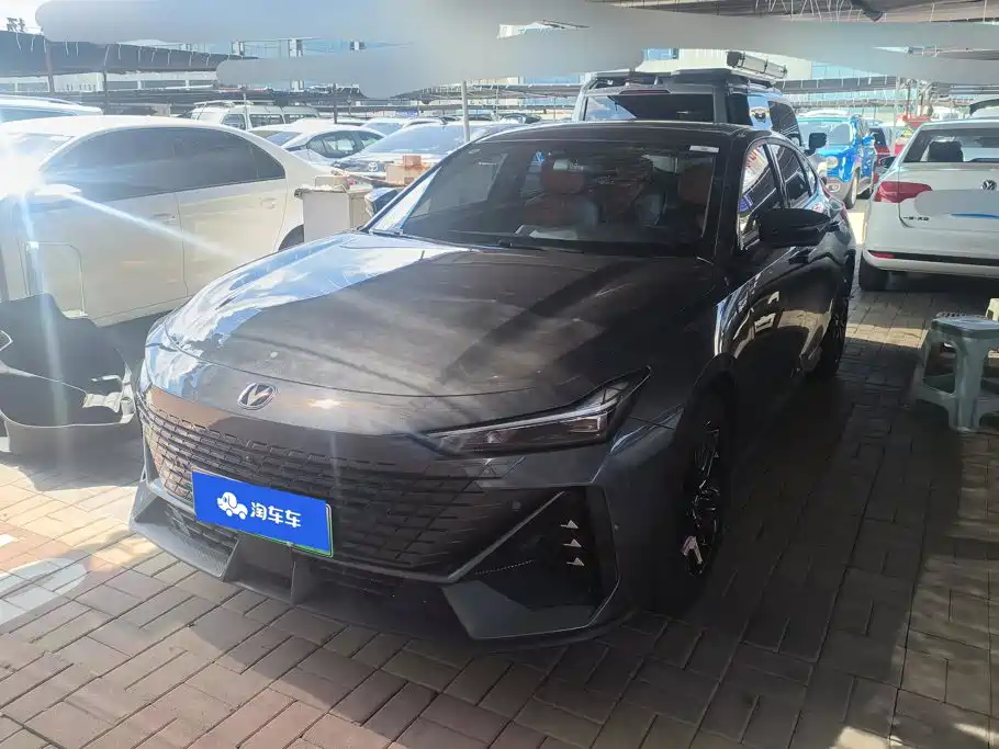 Changan UNI-V Smart Electric Idd 2023 — фото 1