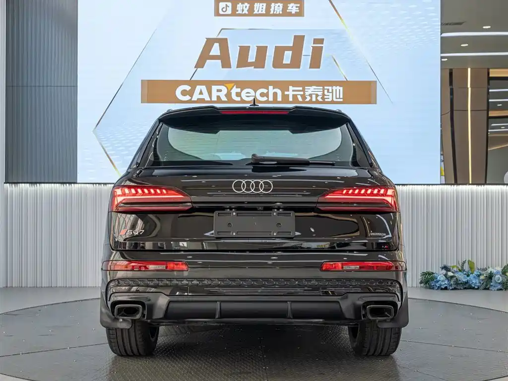 Audi Q7 2025 — фото 22