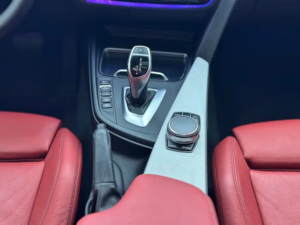 BMW 3 Series GT 2018 — фото 15