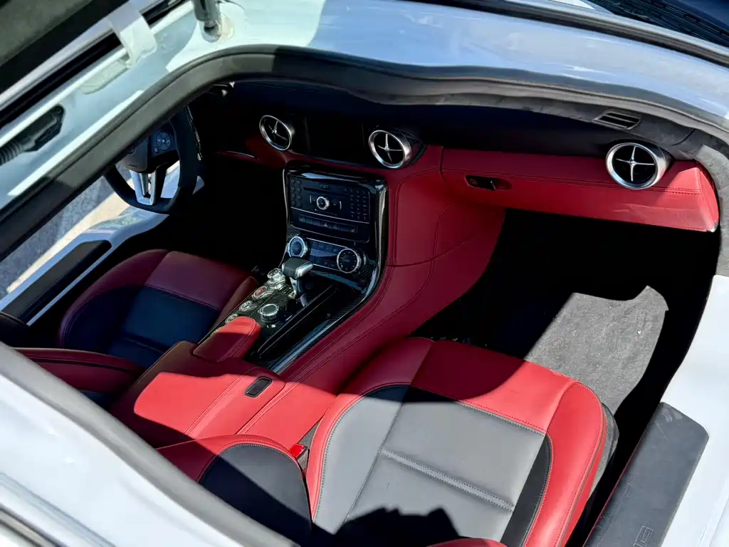 Mercedes-Benz SLS AMG 2012 — фото 13
