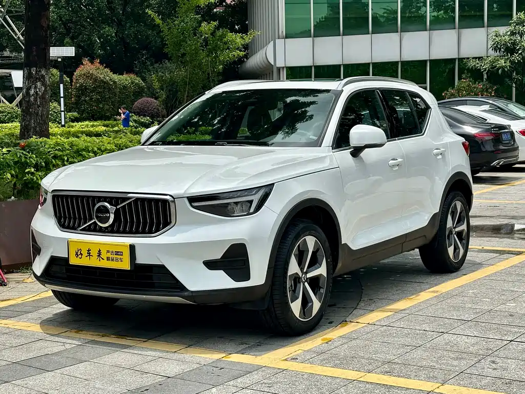 Volvo XC40 2024