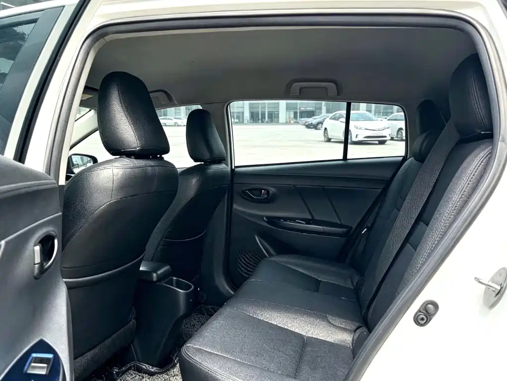 Toyota Yaris L 2018 — фото 4