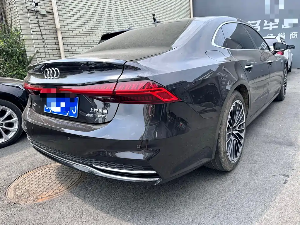 Audi A7L 2024 — фото 11